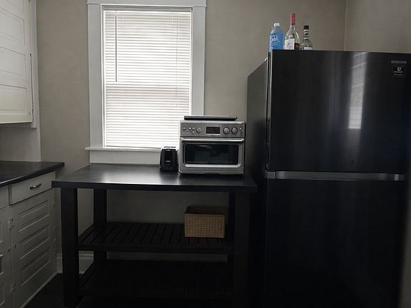 3rd image of 446 Lake St