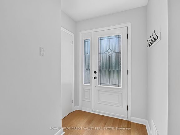4th image of 80 Cornwall Rd