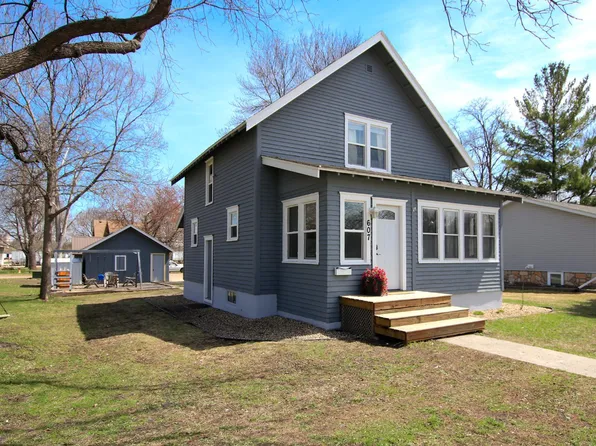 607 Adams St SE, Hutchinson, MN 55350
