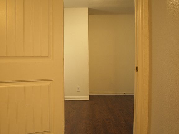 5th image of 2651 Scotland Dr