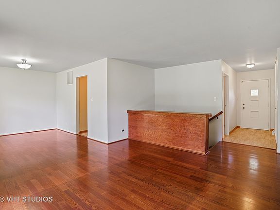 3rd image of 3860 Lexington Dr