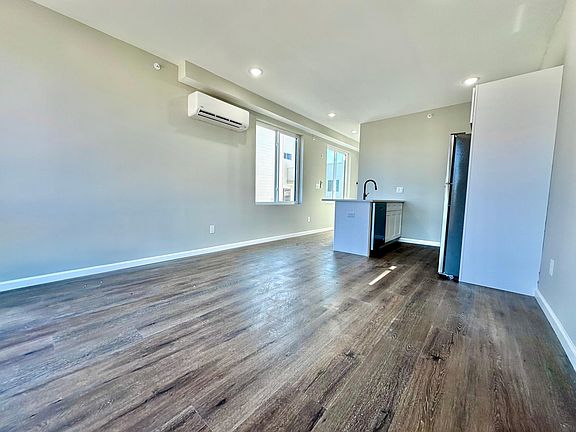 4th image of 1230 N Marshall St #O2f