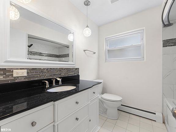 4th image of 5043 W Cornelia Ave #1