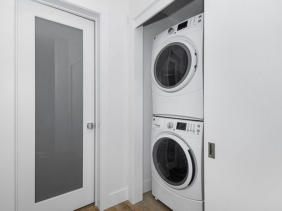4th image of 3560 Divisadero St APT 20