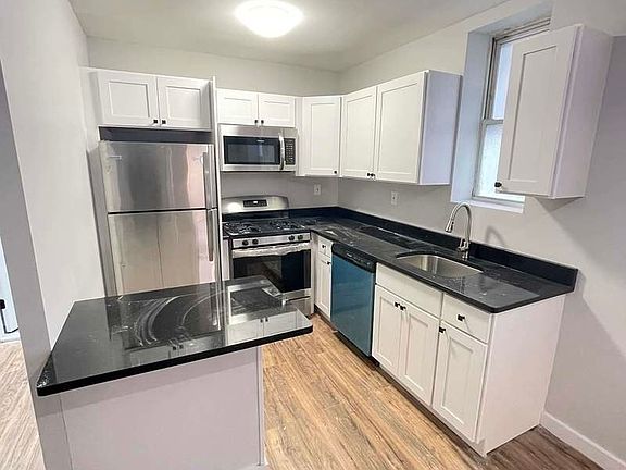3rd image of 258 Halsey St #B