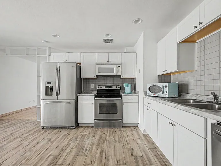 5232 W Mauna Loa Ln — Photo 9