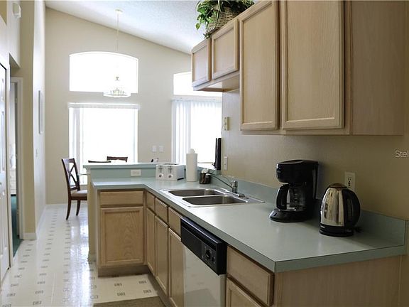 3rd image of 511 Majesty Dr