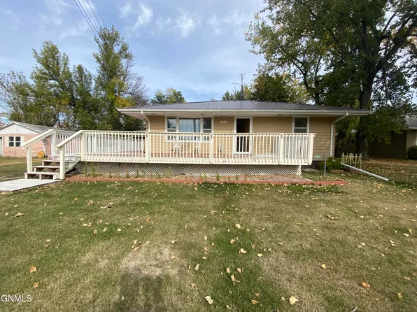 120 Frank St W, Goodrich, ND 58444
