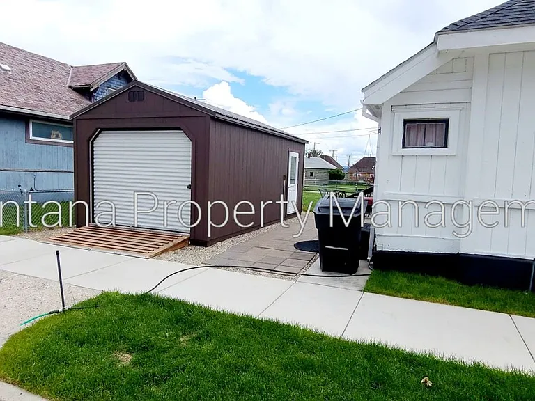 500 E Commercial Ave — Photo 2