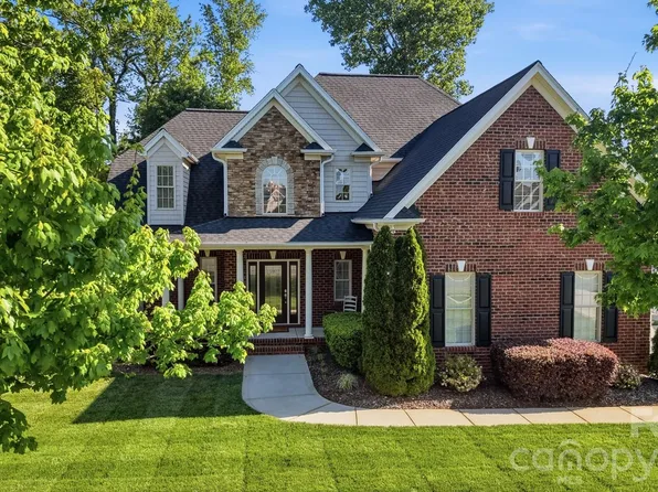 123 Coral Rutledge Dr, Mount Holly, NC 28120