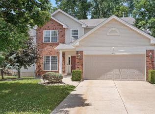 601 Brook Meadow Dr, Ballwin, MO 63021
