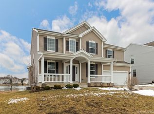 2345 Kelsey Ct, Lindenhurst, IL 60046