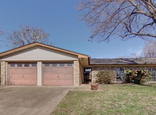 9840 Bancroft Dr, Benbrook, TX 76126