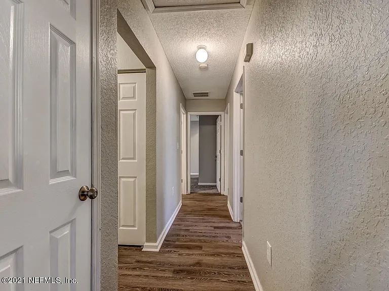 1344 W 8th St — Photo 6