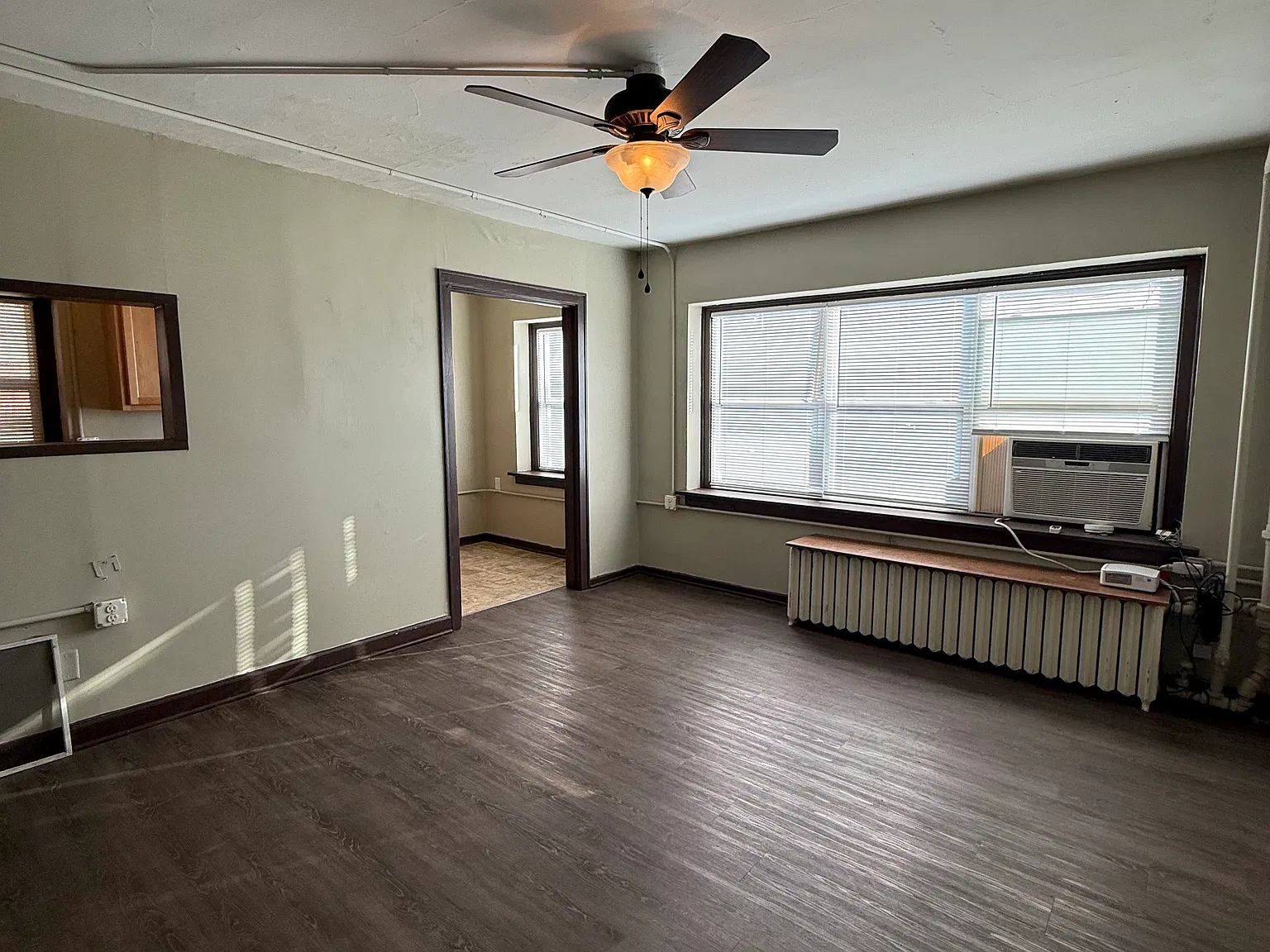 1 bed, 800 sqft, $695 — Photo 2