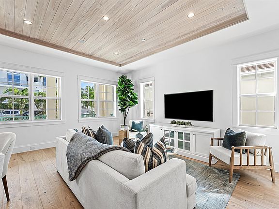 5th image of 146 SE 1st Avenue