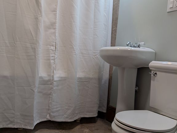 4th image of 9 Strathmore Rd APT 2