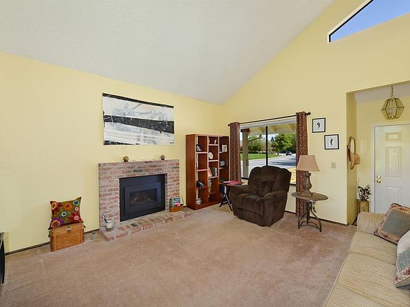 3rd image of 9294 Cordellia Ln
