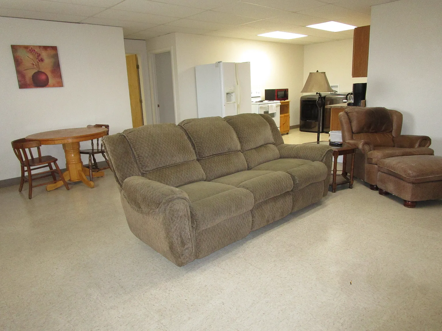 2 bed, $1,100 — Photo 2