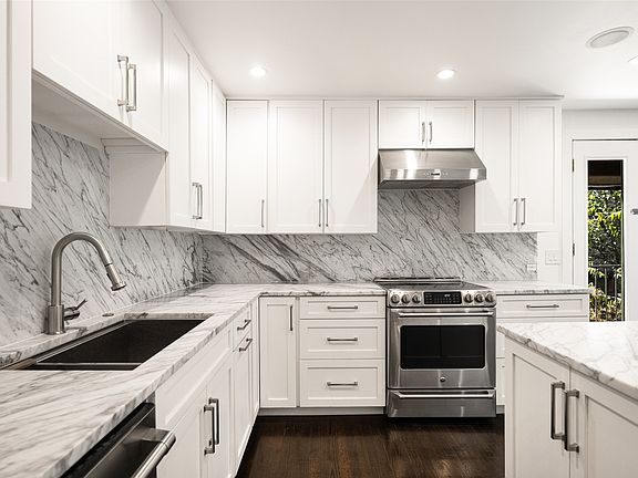 4th image of 3606 Prescott Ave