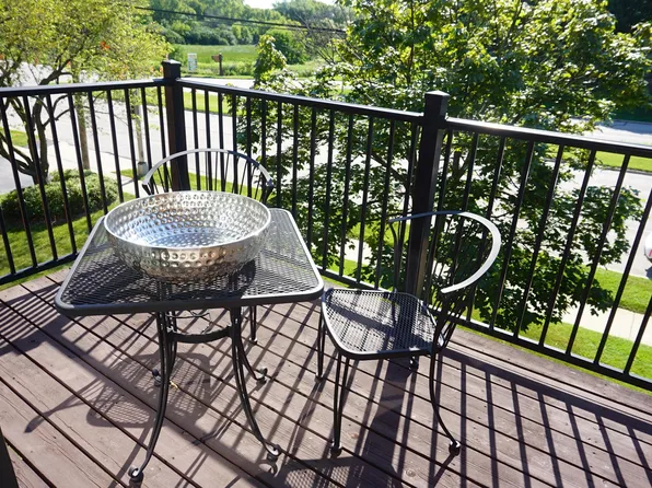 9300 W Forest Home Ave #203, Greenfield, WI 53228