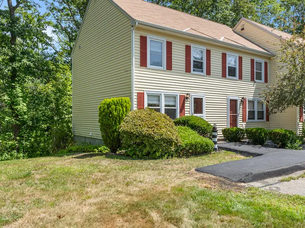 40 Powder Mill Drive #40, Kennebunk, ME 04043