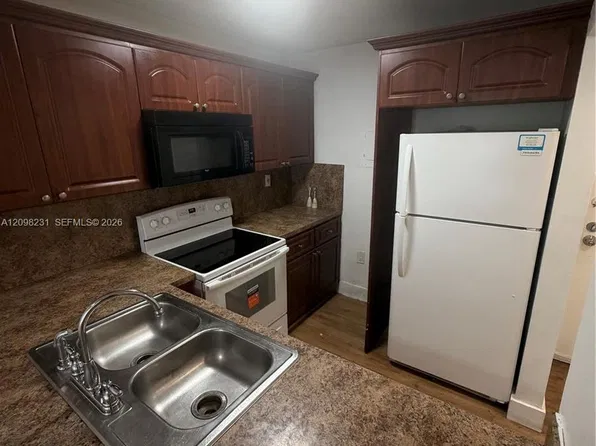 16465 NE 22nd Ave APT 412, North Miami Beach, FL 33160