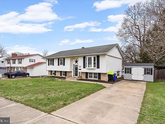 2nd image of 1918 Bayberry Rd