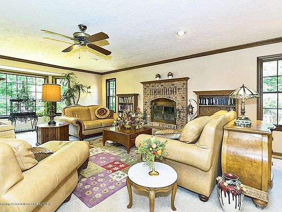 Formal livingroom