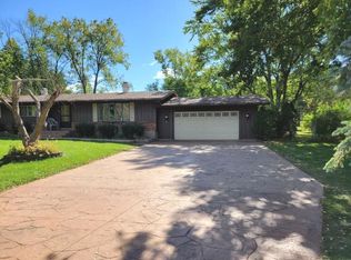 1819 W Main St, Dundee, IL 60118