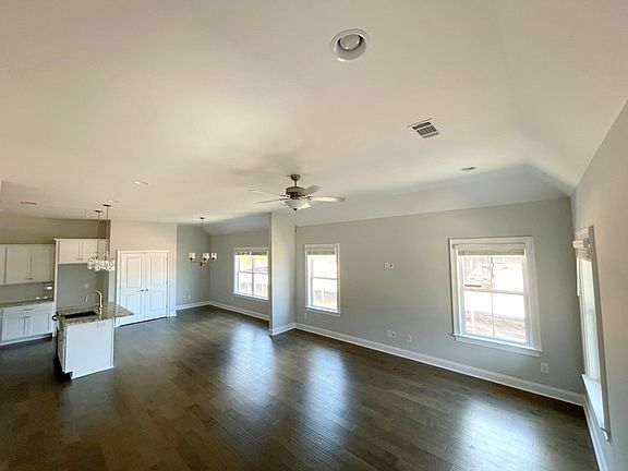 3rd image of 2041 Armistead Ln