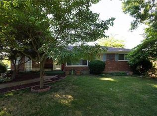 8700 Zellwood Dr, Saint Louis, MO 63123