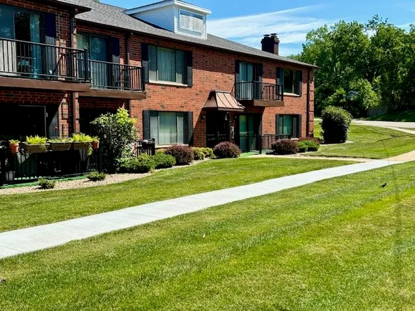 430 29th Street Dr SE APT 8, Cedar Rapids, IA 52403