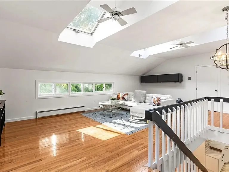 10 Cold Harbor Dr — Photo 23