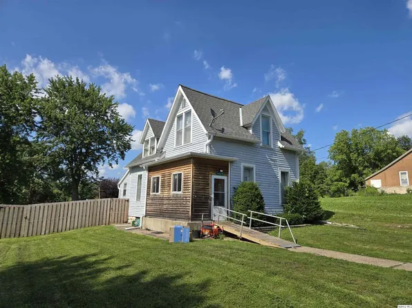 1429 Monroe St, Quincy, IL 62301