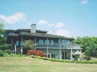 2815 Twin Waters Ln, Franksville, WI 53126