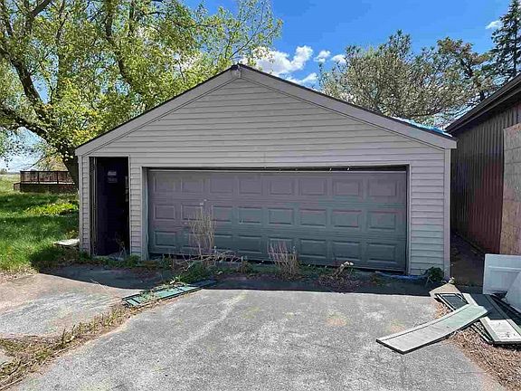3rd image of 3640 Lincoln Ln