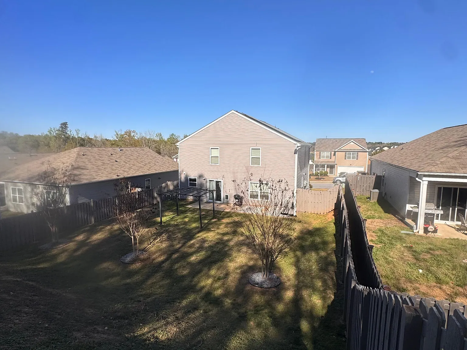 4 bed, 2.5 bath, 2196 sqft, $2,300 — Photo 2