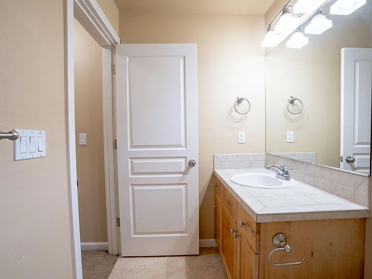 20487 Brentwood Ave — Photo 28