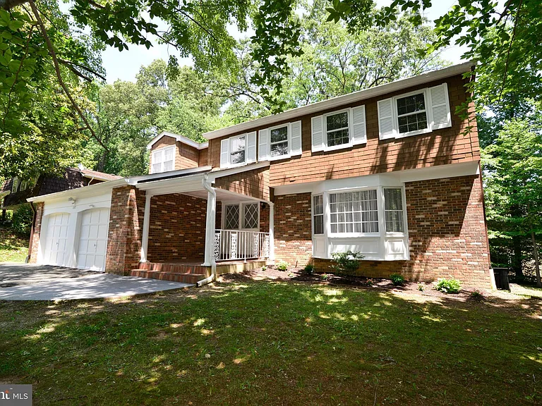 1317 Forestwood Dr — Photo 1
