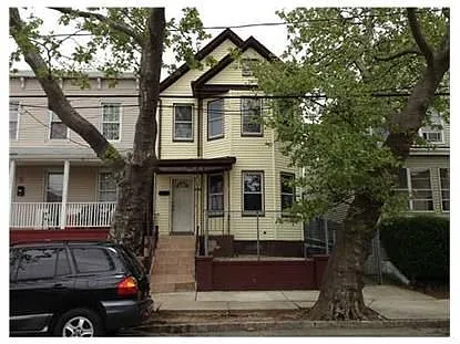 218 Gordon St photo 1