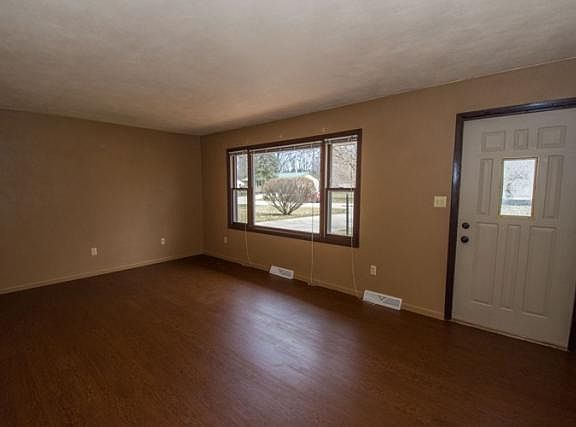5th image of 57315 Horseshoe Ct