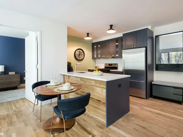 180 Franklin Avenue image 1 of 14