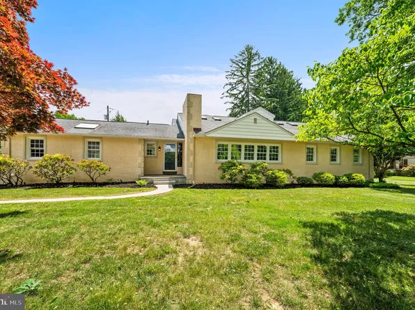 456 Red Fox Rd, Wayne, PA 19087