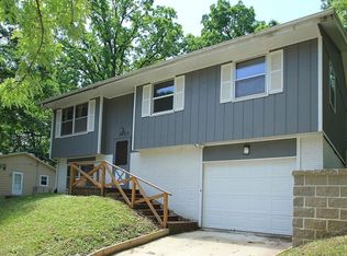 2623 Westwood Dr NW, Cedar Rapids, IA 52405
