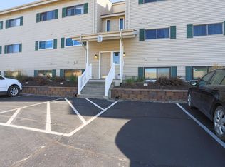 10 Lakeshore Ct, Council Bluffs, IA 51501