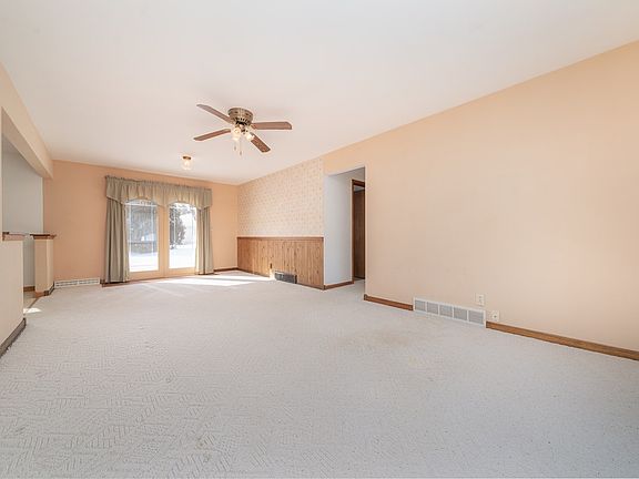 4th image of 2973 Teton Dr