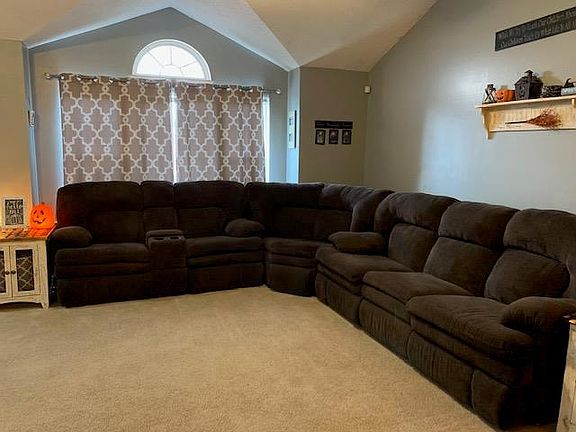 4th image of 4809 Crystal Dr