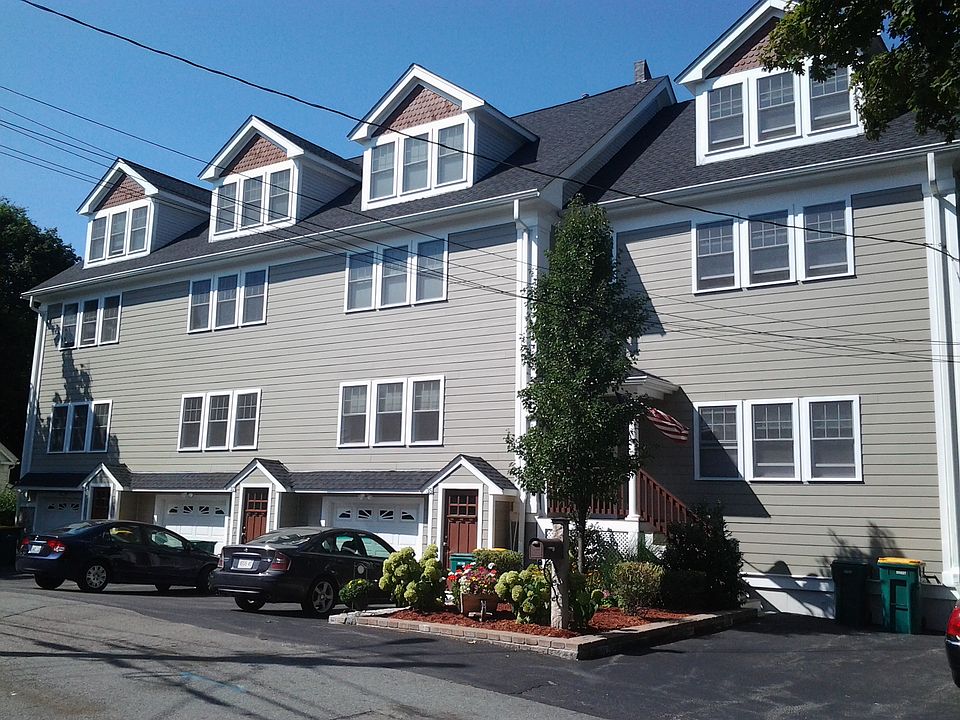1st image of 33 Chapel Ct