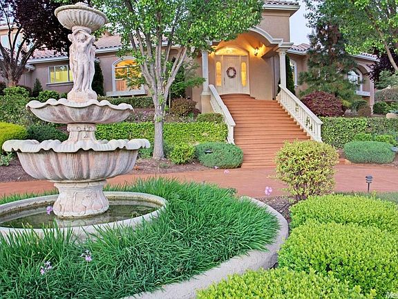 3rd image of 5063 Westbury Cir